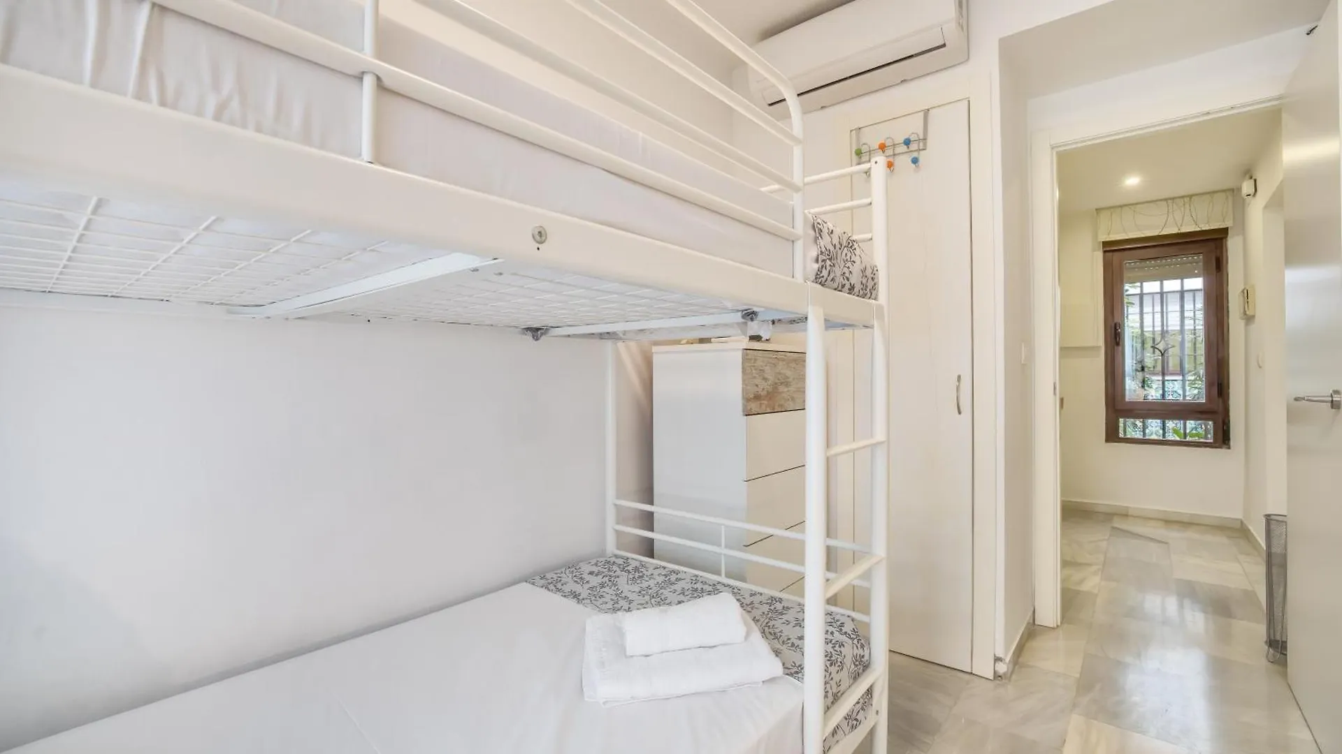 Encanto En La Juderia: Apartamento Con Patio Cordoba