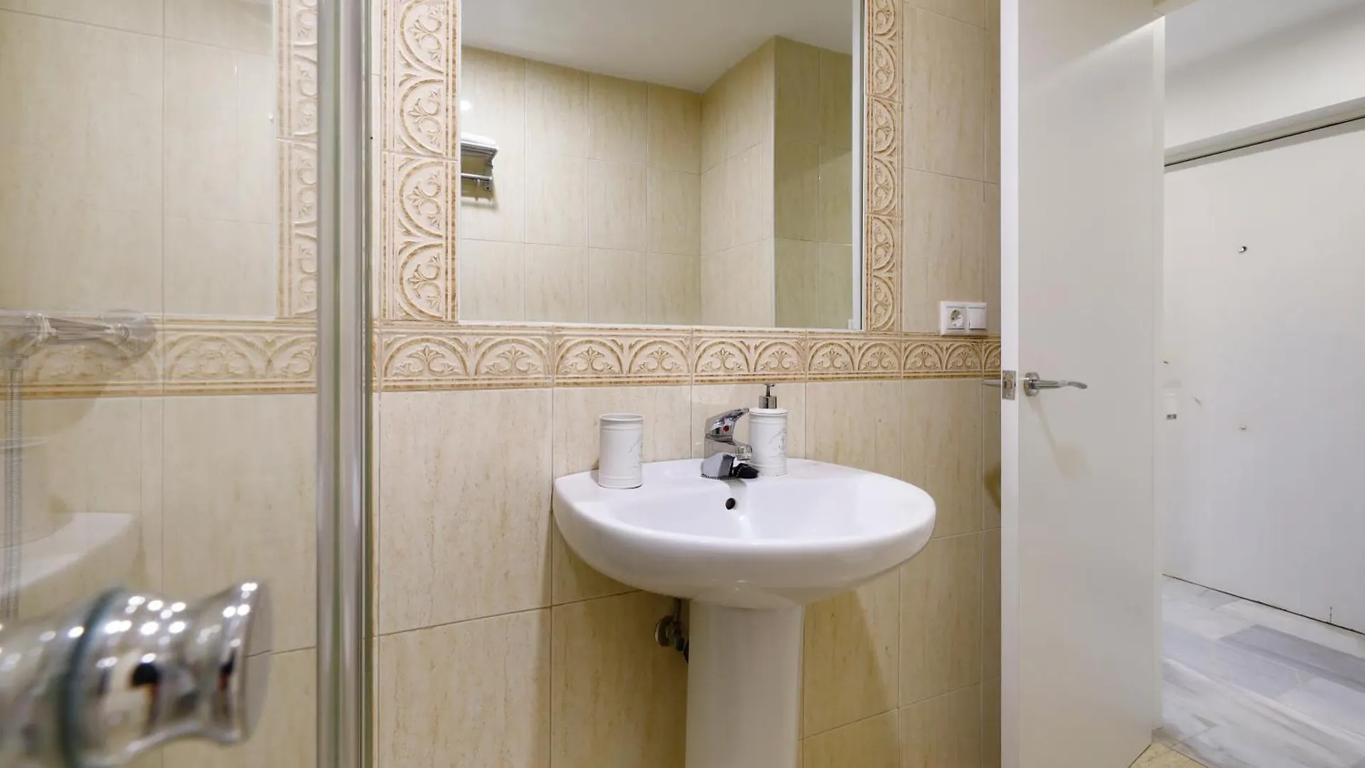Encanto En La Juderia: Apartamento Con Patio Cordoba